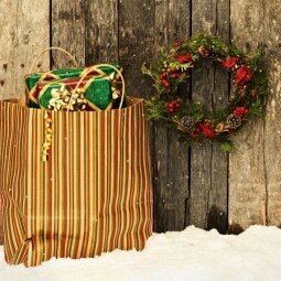 Новогодний венок и пакет - Christmas wreath and package